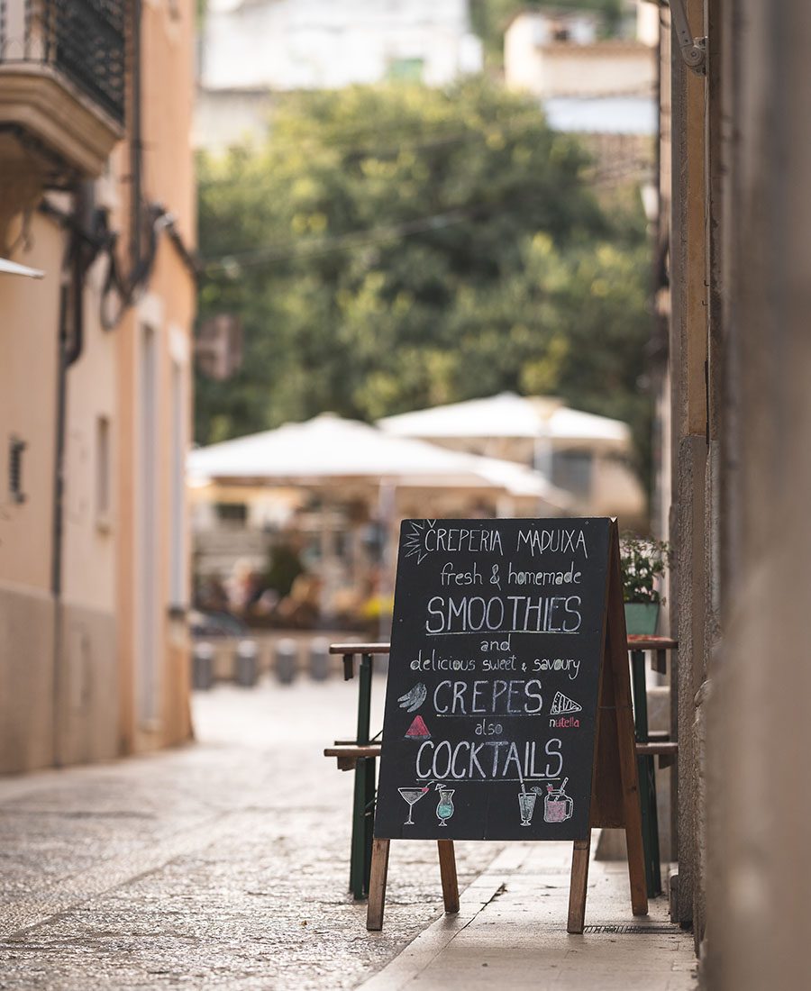 Narrow Street in Old Town, Mallorca, image by Alex Staudinger, Pexels