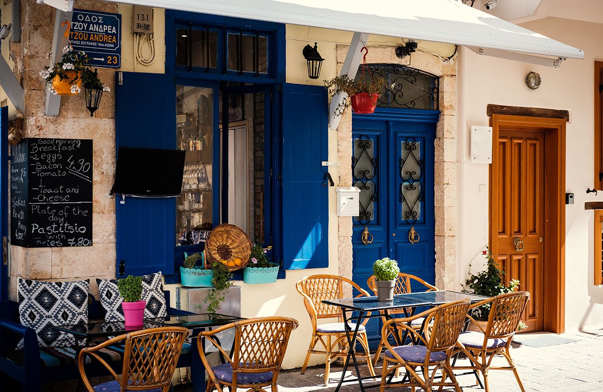 Charming cafes in Rethymno, Photo by Matthieu Oger on Unsplash