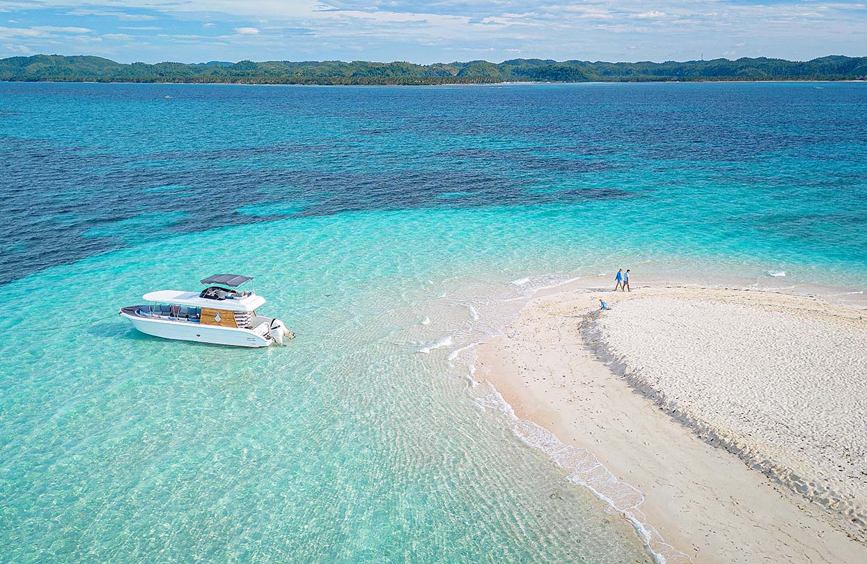 Nay Palad Hideaway - Island hopping on Naked Island, Philippines