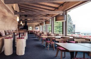 Grand views from Restaurant Fräkmüntegg, image by Urs Wyss, copyright by Pilatus-Bahnen AG